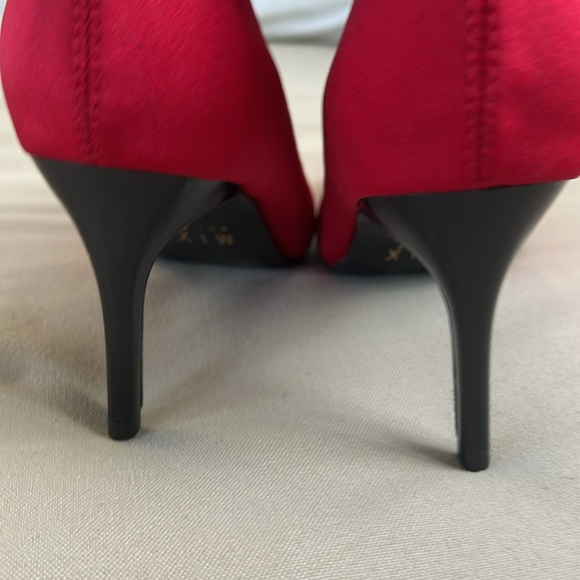 Red nylon stretch booties. - Picture 7 of 9